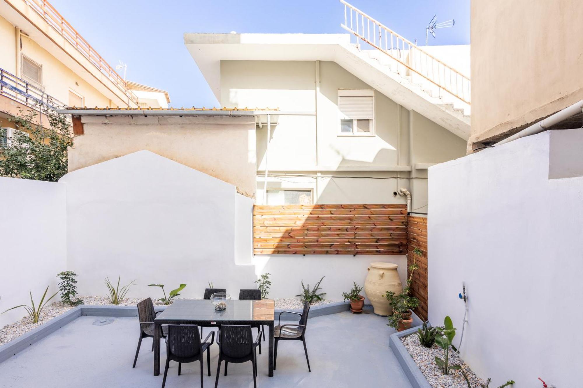 Garden Luxury Apartment Heraklion Exteriör bild